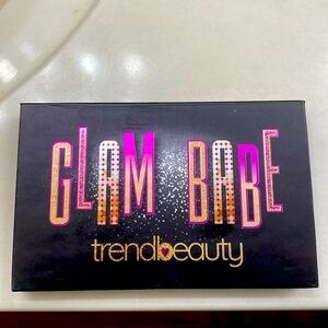 Glam Babe  cruelty free eyeshadow pallet. Plums, golds, neutrals.